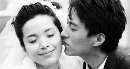 靳東妻子李佳照片深度解析：熒屏內(nèi)外，她如何支持“老干部”？