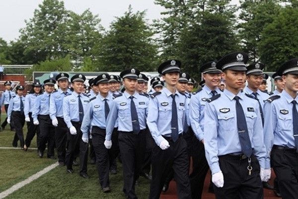 2016年警校錄取分?jǐn)?shù)線(xiàn)深度解析：各省報(bào)考策略與變化趨勢(shì)