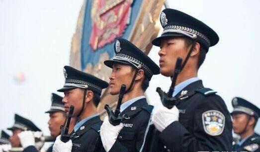 咖啡館里的警魂對(duì)話：解鎖警察學(xué)院排名背后的秘密