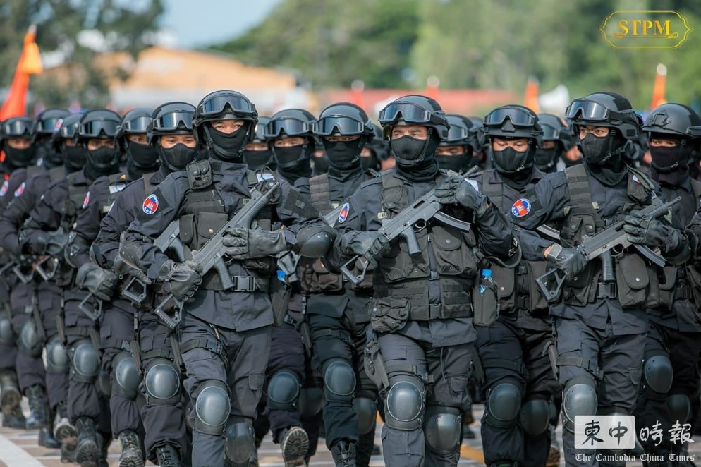 礪劍深藍(lán):我與中國(guó)人民武裝警察特種警察學(xué)院的穿越時(shí)空對(duì)話