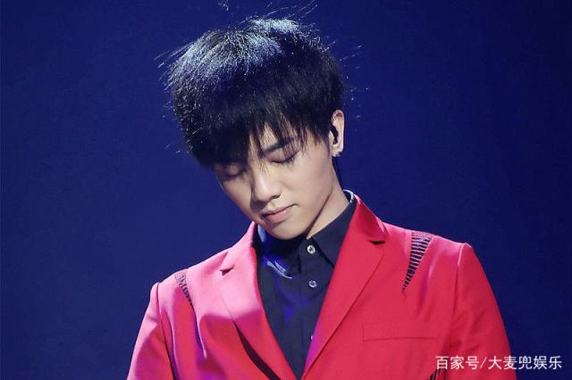 迷霧探尋：華晨宇有女朋友嗎？一場(chǎng)關(guān)于偶像隱私的奇遇對(duì)話