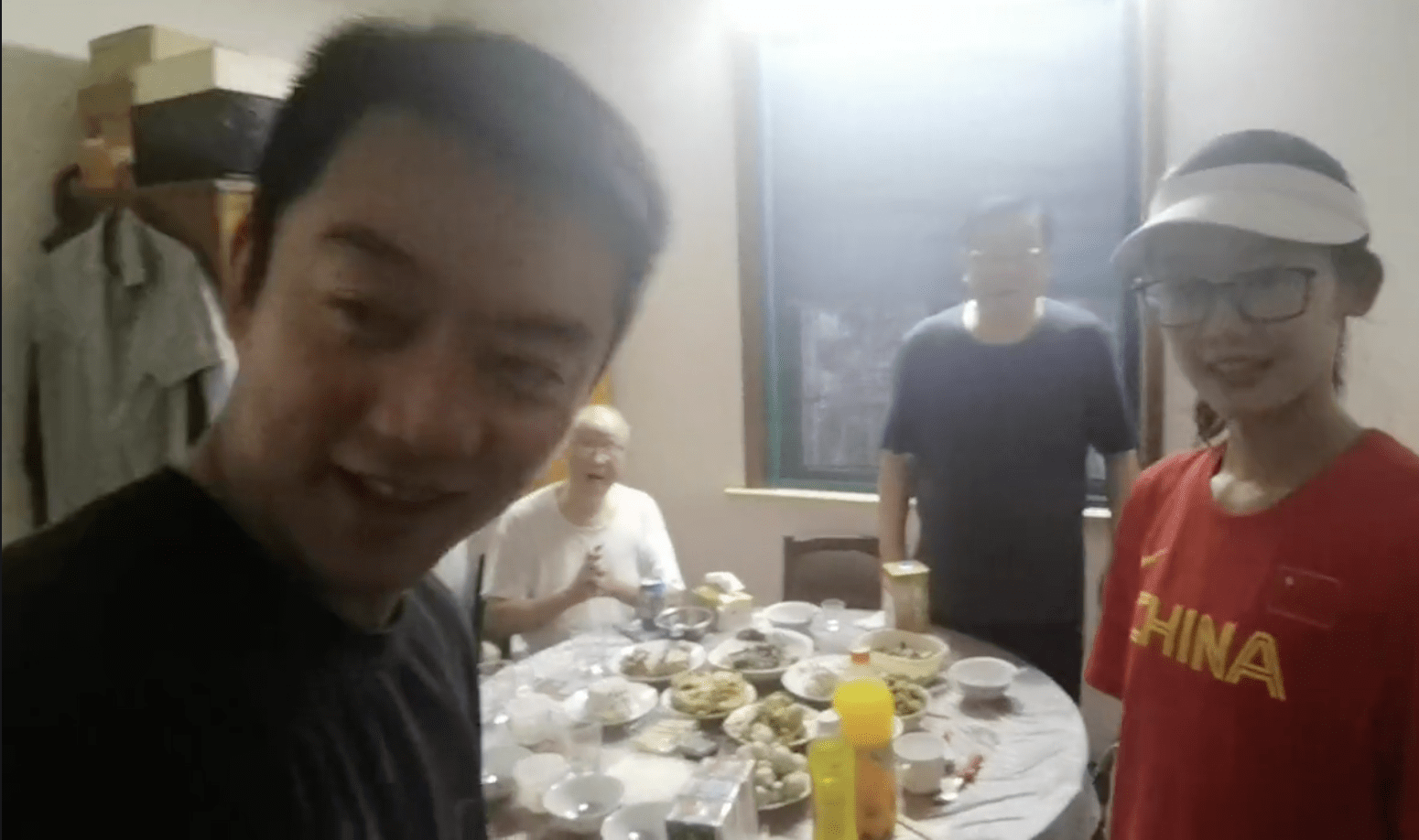 奇遇鄭愷女朋友：揭秘苗苗個(gè)人資料簡介的光影旅程
