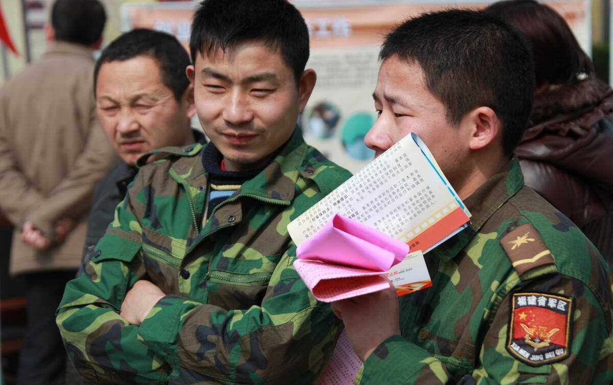 礪劍人生路：一場(chǎng)關(guān)于中國(guó)人民武裝警察部隊(duì)特種警察學(xué)院就業(yè)的深度對(duì)話