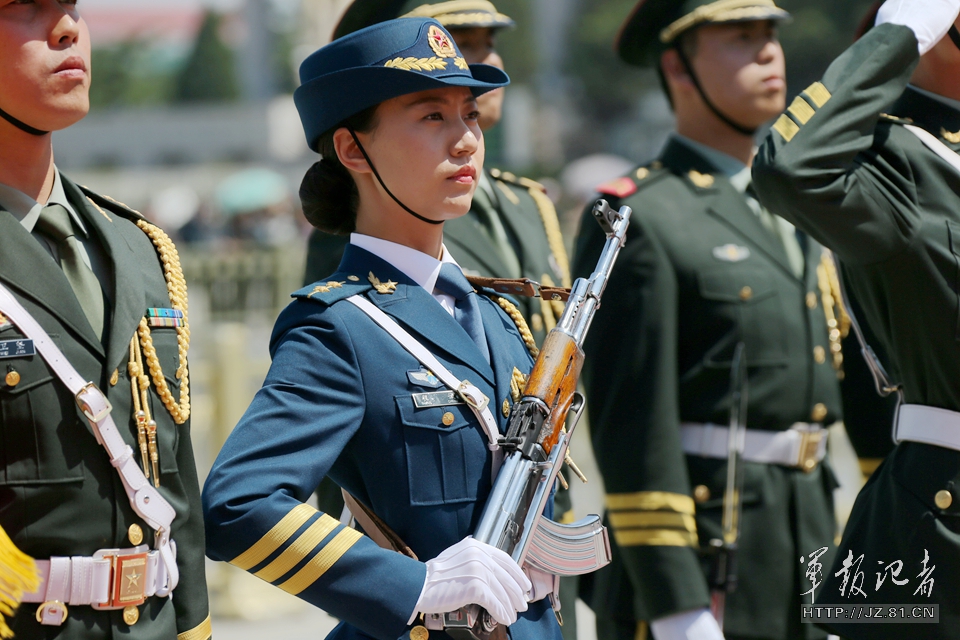 深度解析：越南女兵大閱兵的軍事力量與巾幗風(fēng)采