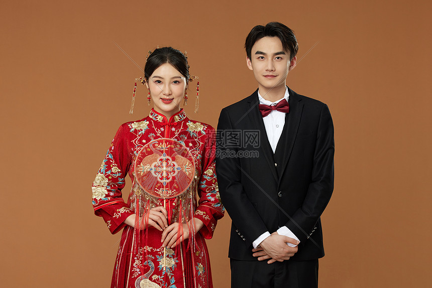 結(jié)婚照男女位置全攻略：傳統(tǒng)、現(xiàn)代與個(gè)性化站位深度解析