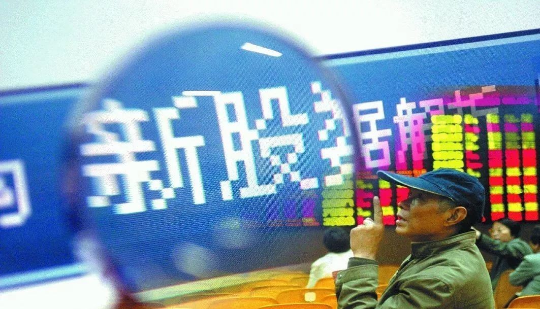 新澳門(mén)管家婆，揭秘期期中背后的秘密策略與智慧，揭秘新澳門(mén)管家婆期期中策略與智慧，背后的秘密與獨(dú)到之處
